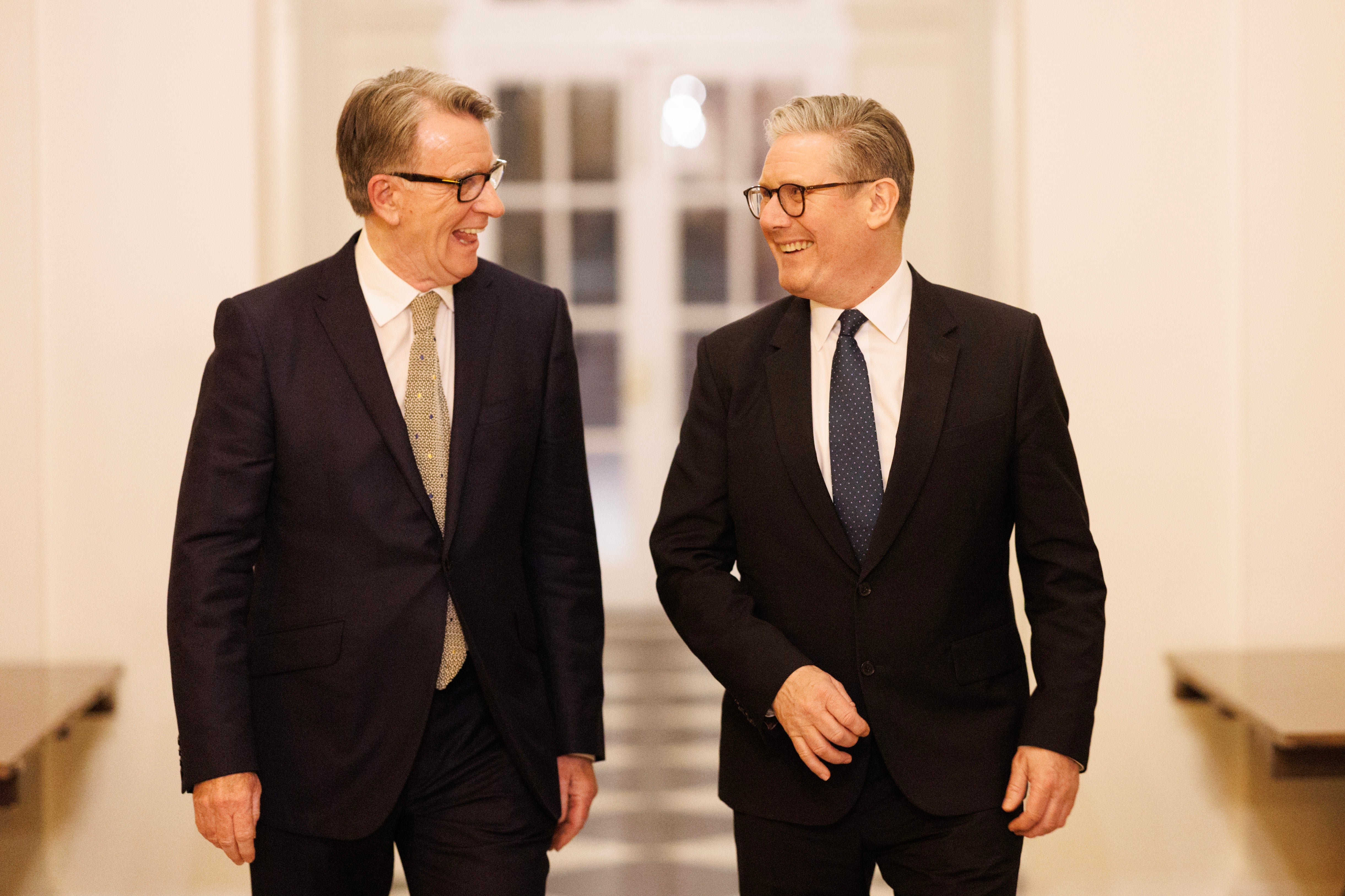 Keir Starmer (desno) s lordom Mandelsonom (lijevo)