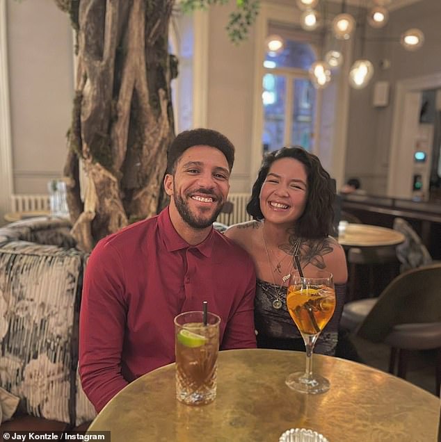 Glumac je oženjen umjetnikom Mimi, a par žive u Yorkshireu sa svojom djecom Kaibo, osam, Zian, šest i Xiao, dva