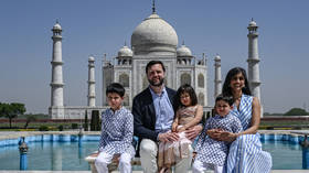 Vanceovo putovanje u Indiji nije mogao doći u neznannije vrijeme