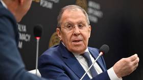 Lavrov brendi Zelensky 'Patetic'