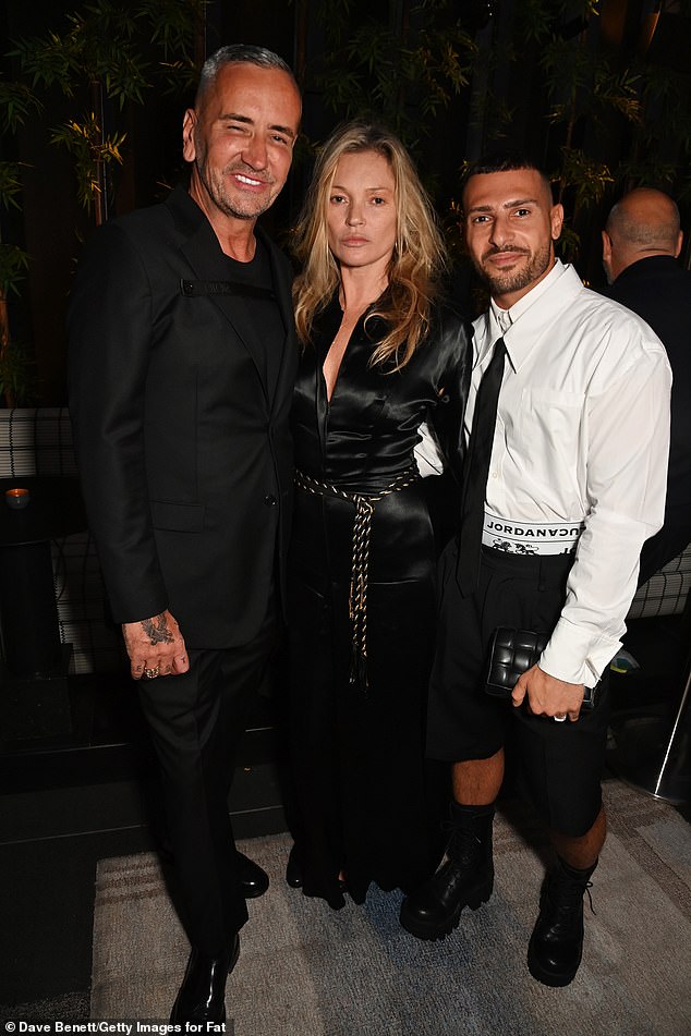 Inače, poput Kate Moss i Alison Hammond proslavile su se s sretnim parom na njihovoj blistavoj zabavi u hotelu Londonner prošle godine