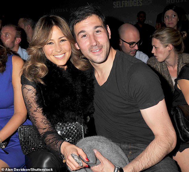 Star klupska zvijezda Rachel (46) objavila je da se odvojila od svoje drage iz djetinjstva u srpnju 2022. godine, samo mjesec dana sramežljivo od njihove 13-godišnje obljetnice (na slici 2011.)