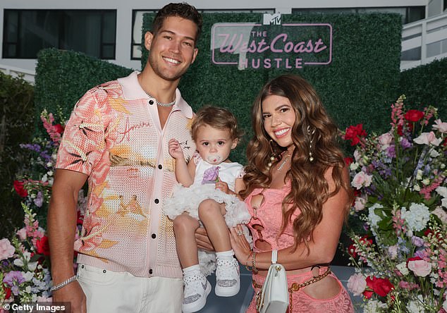 Chanel i partner Dom Fenison dočekali su svoje prvo dijete krajem 2022. godine, a ona je željela vratiti svoj lik prije trudnoće prije nego što je snimila njihovu nadolazeću MTV reality seriju The West Coast Hustle; Gledano 2024