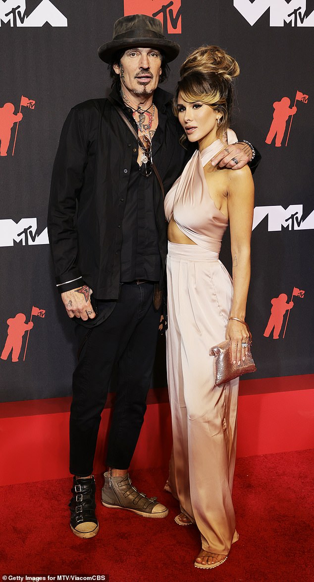 Andersonov izlet u NYC-u u srijedu dolazi usred bračnih nevolja bivšeg supruga Tommyja Leeja s četvrtom suprugom Brittany Furlan; Tommy i Brittany prikazani 2021. godine