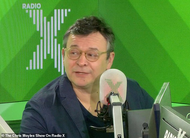 U veljači na showu Chris Moyles, pjevačica se razmišljala o borbama benda u modernom dobu i ludim vremenima koja su proveli na turneji s Oasisom