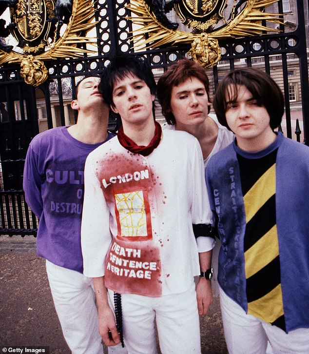 To je James Dean Bradfield iz propovjednika Manic Street! (LR-ovi članovi James Dean Bradfield, Richey Edwards, Nicky Wire i Sean Moore 1991. godine)