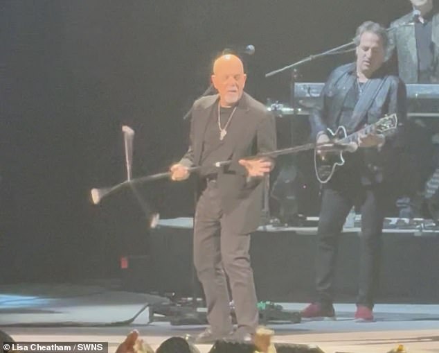 Srčana najava slijedi zabrinjavajući incident na pozornici u kojem je Joel pretrpio snažan pad nakon što je bacio mikrofon, srušivši se pred živu publiku u veljači