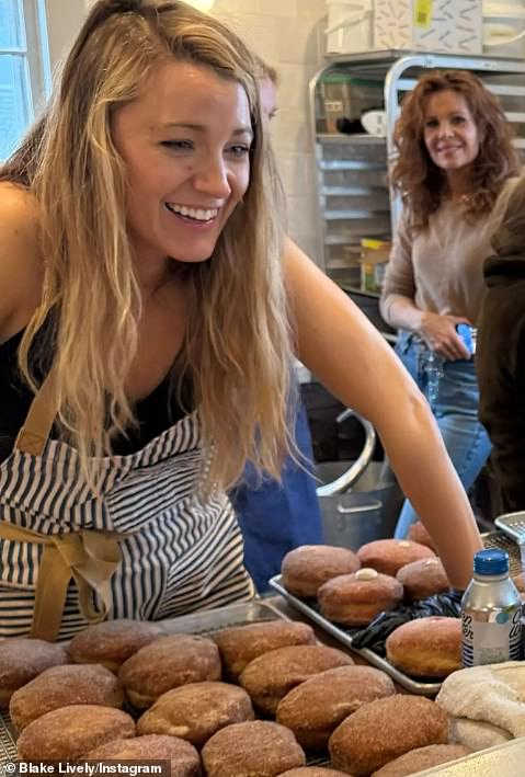 Lively-ov PR-ov štos presvučen šećerom u trgovini krafne u Connecticutu početkom ovog mjeseca pokrenuo je službenu istragu o osnivanju zbog navodnih nesanitarnih praksi