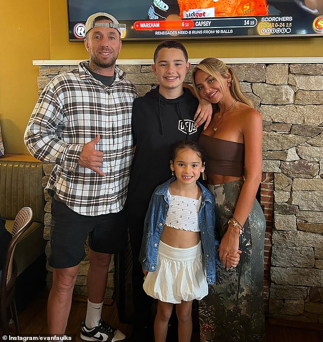 'Osjećam se tako izvan sreće što ga imam u svom, (njenom sinu) Addi i (kćeri) Gigi -ja. Evan je tako iskrena, odana i ljubazna duša i zaista sjajan otac i partner 