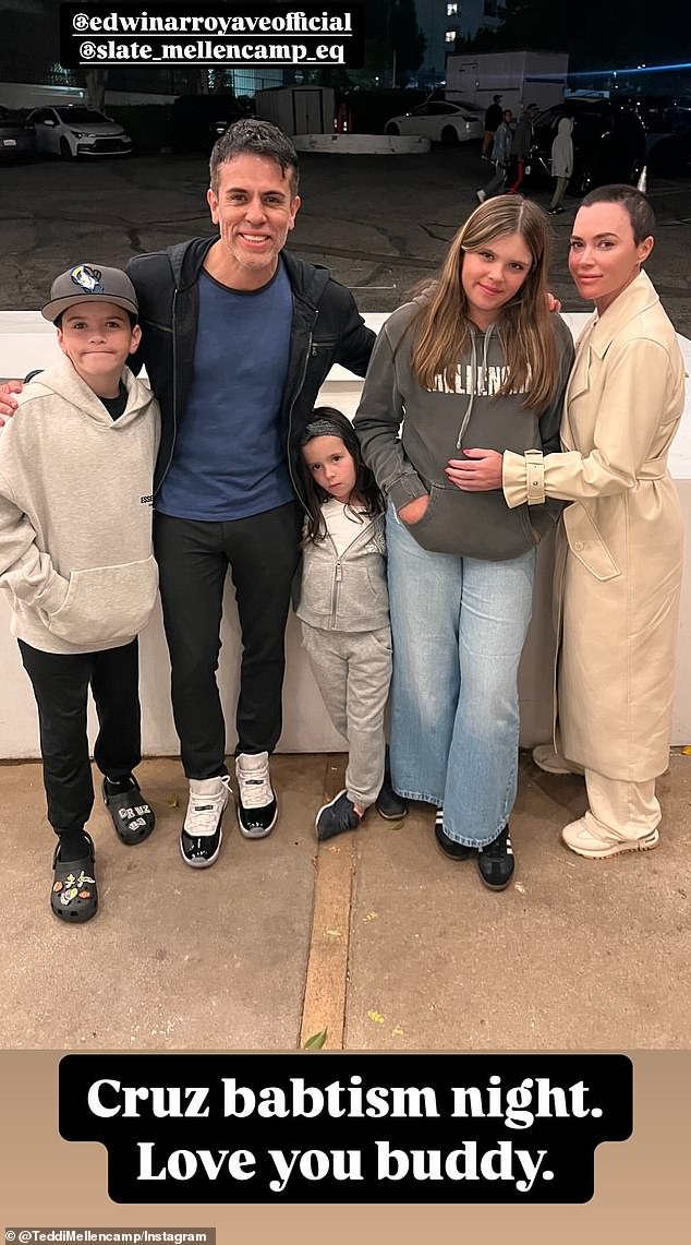 Teddi i otuđeni suprug, Edwin Arroyave (47), zasad su se razveli na čekanje usred njezine zdravstvene bitke; viđena sa svojom djecom Slate, 12, Cruz, 10 i golubica, pet