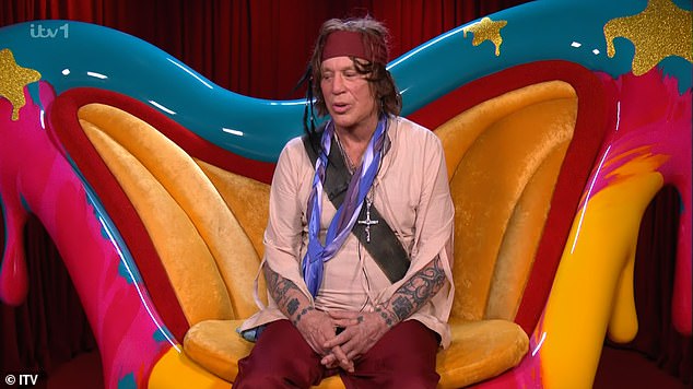 Hollywoodski glumac izbačen je iz kuće ITV-a nakon što je eksplodirao u promuknutu rantu usred prepirke s Chrisom Hughesom iz Love Islanda i dovodeći Ella Rae Wise u suzama neprimjerenim seksualnim jezikom