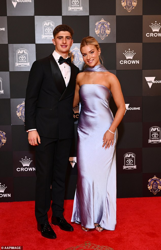 Zvijezda AFL -a iz North Melbournea Harry Sheezel (na slici, s partnerom Mischa Rajchom) ovog je tjedna zabio sedam komentatora Kane Cornes