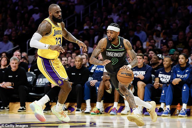 Legenda košarke izgledala je sjenu svog bivšeg sebe dok je sezona LA -a završila