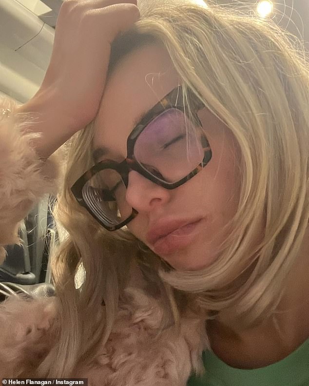 Helen Flanagan prošlog je tjedna izgledala ogorčeno dok je pozirala za nedavni Instagram post-nakon što je priznala da je izgubila bogatstvo od 3,5 milijuna funti godišnje i borila se da si priušti taksi