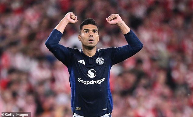 Suigrač Casemiro bio je na raspolaganju da se uputi kući nakon izvrsne igre Maguirea na krilu