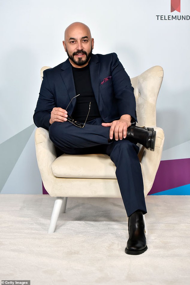Godine 2019. pojavio se kao jedan od trenera na La Voz, meksičko izdanje franšize The Voice; Na slici te godine u Las Vegasu, Nevada