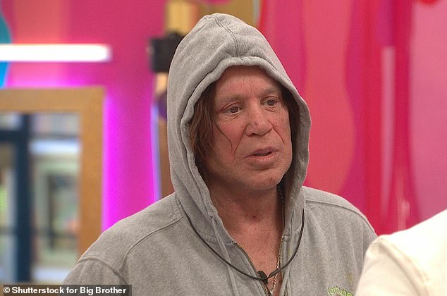 Njihovo kratko vrijeme zajedno u kući, koje je trajalo ispod tjedan dana, završilo je nakon što su producenti odlučili ukloniti glumca nominiranog za Oscara zbog niza kontroverzi