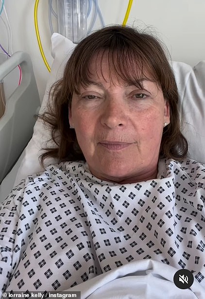 Voditeljica, 65, podijelila je videozapis na Instagramu iz svog bolničkog kreveta i bio je odjeven u bolničku haljinu dok je fanovima dala ažuriranje
