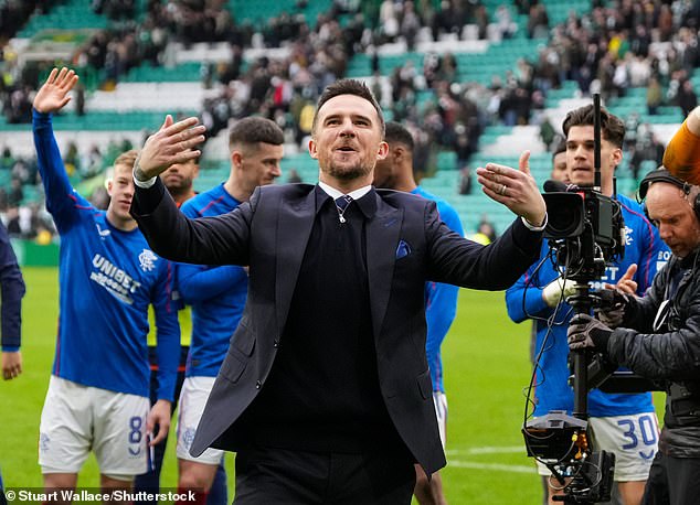Ferguson slavi nakon što je u ožujku vodio Rangers do pobjede u Celtic Parku