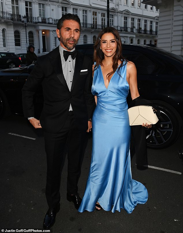 Eva Longoria i njezin suprug José Bastón izgledali su glamurozno dok su vodili dolaske iz zvijezde
