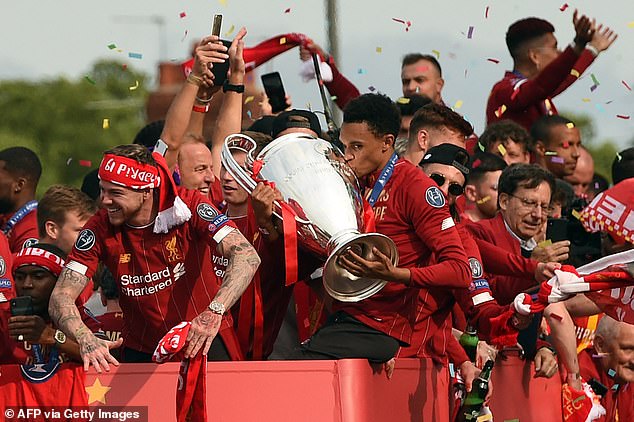 Također duguje Liverpoolu za život koji su mu dali i njegovu obitelj za vrijeme njegovog vremena na Anfieldu