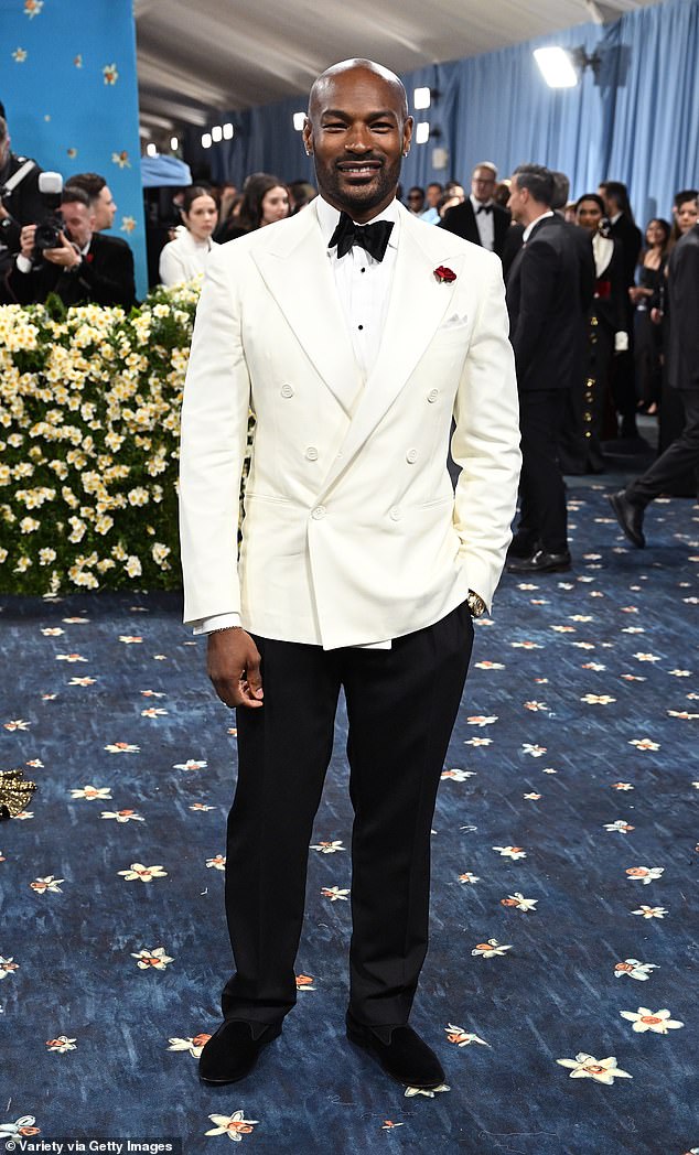 Model Tyson Beckford impresioniran Ralphom Laurenom - i pokazao kako bi trebalo učiniti crnu kravatu