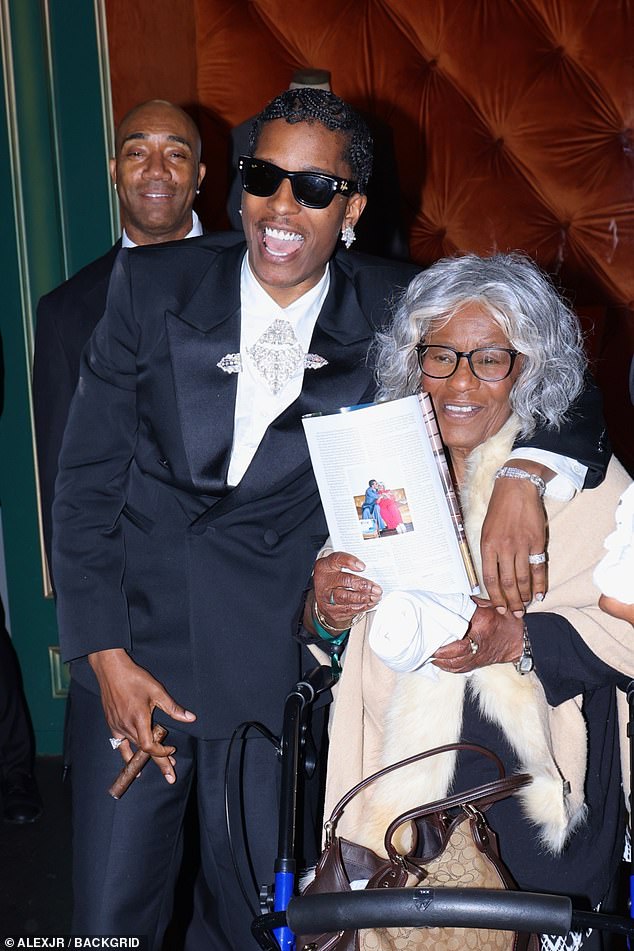 A $ AP Rocky ostavlja svoju Met Gala afterparty s bakom nakon noći proslave
