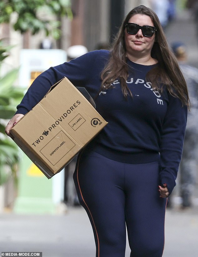 Francesca je kći australijskog investitora Gretel i unuka pokojnog medijskog mogul Kerry Packer