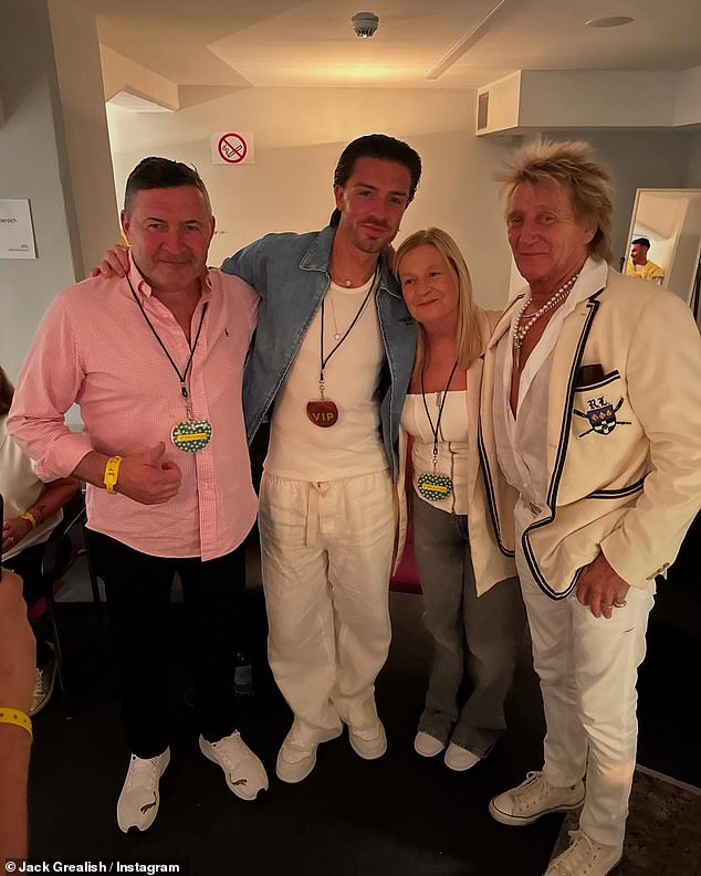 Ranije ovog tjedna, Jack Grialish poveo je svoje roditelje, Kevina i Karen, kako bi upoznali Rod Backstage na njegovoj svirci