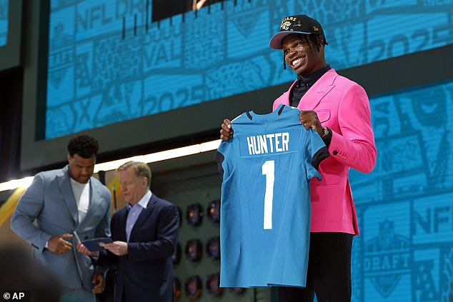 Jaguari su uzeli Travis Hunter, koji igra i prijemnik i povratni udarac, prvo u NFL draftu