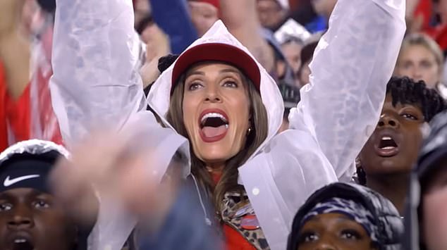 Kara se pobrinula da joj sin bude ugodan kad mora uznemiriti izglede na terenu