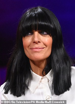 TV voditeljica, 53, poznata je po ikoničnom dugačkom tamnom obrubu, teškim oblogama za oči i gustom sloju lažnog preplanulog