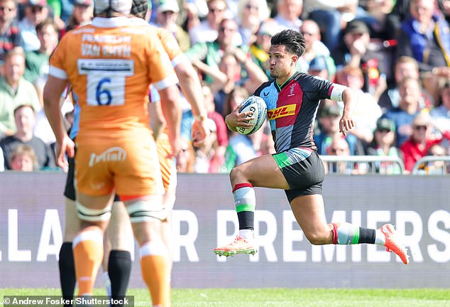 Nadam se samo da Andy Farrell smatra Marcusa Smitha kao pol muhe, a ne punim bekom. Tamo je on mora igrati