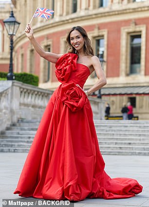 Emisija će također uključivati ​​sjećanja iz prve ruke vojnih veterana i onih koji su živjeli kroz sukob