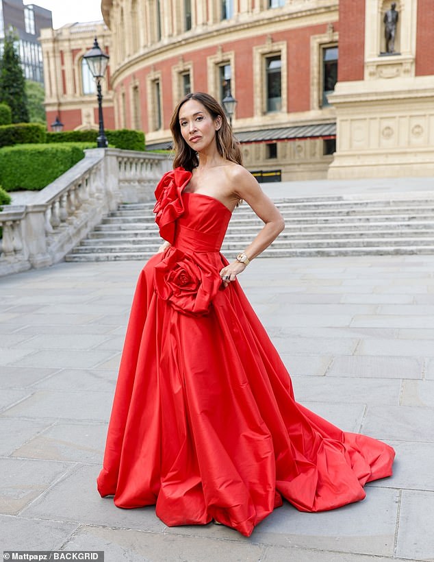 Događaj u Royal Albert Hallu, koji je sponzorirao Daily Mail, predstavit će nastupe mezzo-sopran Katherine i plesati iz Strictly Come Dancing Stars