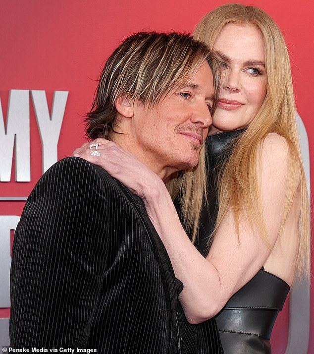 Te večeri je pogodila crveni tepih u znak podrške suprugu svoje seoske zvijezde Keith Urban, koji je te večeri bio favoriziran s glavnom čast