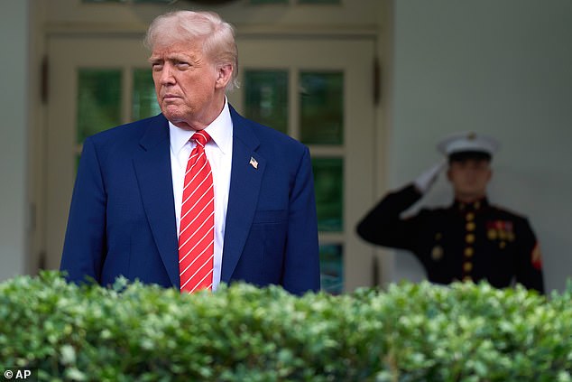 Donald Trump potpisao je izvršnu naredbu koja zabranjuje transrodne sportaše u ženskim sportovima