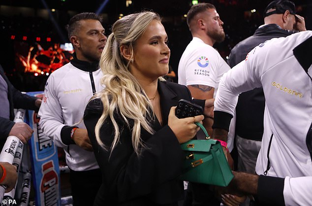 Tommy Fury posvetio je pobjedu 'dušici' Molly-Mae Haagu koji je promatrala borbu uživo