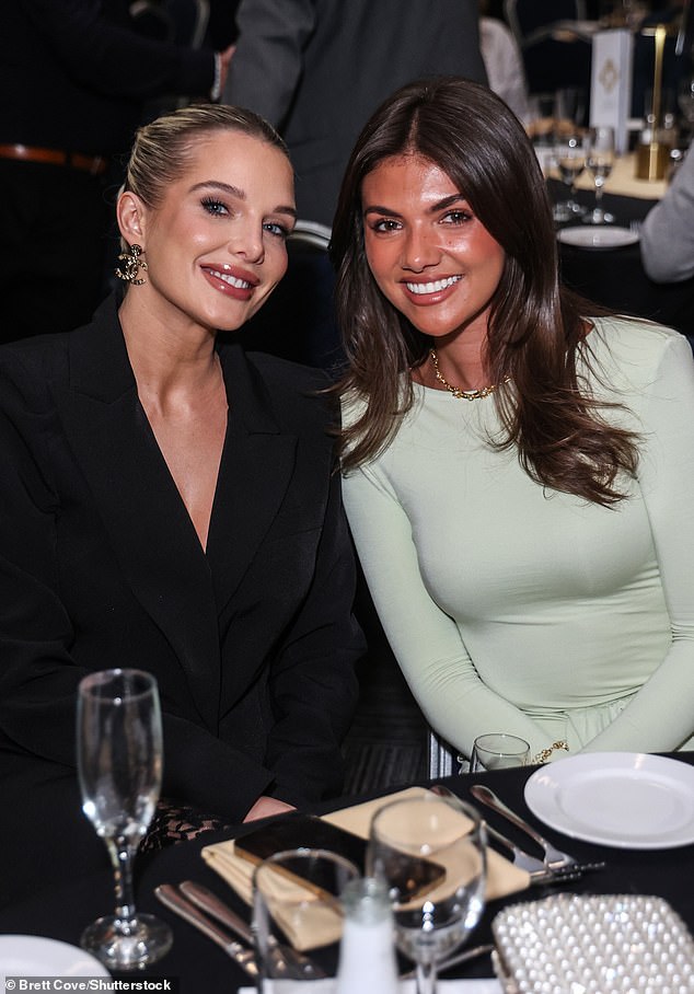 Činilo se da su Helen i Samie tijekom cijele večeri bili neodvojivi s tim da su sjedili na istom stolu
