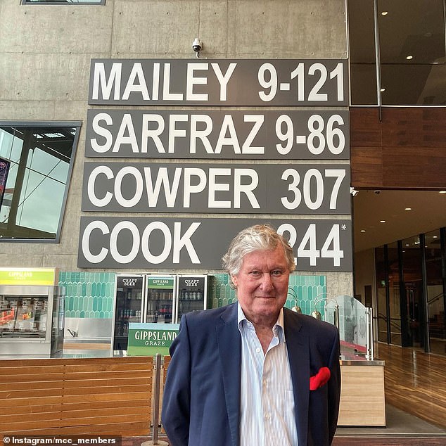 Cowper je bio prvi kriket koji je postigao trostruko stoljeće u Australiji