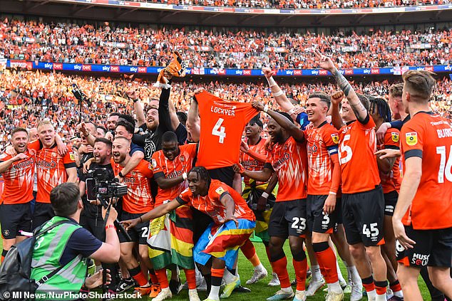 Luton je ispao dva puta zaredom, ali siguran sam da navijači ne bi trgovali svojim danom na Wembleyju u finalu prvenstva u prvenstvu 2023. kada su pobijedili Coventry na penalima