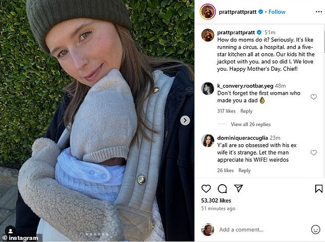 U nedjelju je otišao na Instagram kako bi odao počast supruzi Katherine Schwarzenegger, pišući u natpisu: 'Kako to rade mame? Ozbiljno. To je poput trčanja cirkusa, bolnice i kuhinje s pet zvjezdica odjednom. Naša djeca su s vama pogodila jackpot, a tako i ja. Volimo te. Sretan majčini dan, načelnik! '