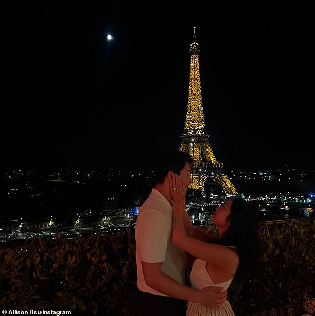 Liu je također napisao na Instagramu: 'Od vikenda u Parizu, dnevnim izletima do Palm Springsa, duge noći na setu, popodneva, vegetirajući se na kauču, i sve između toga, ja vas zauvijek biram i uvijek'