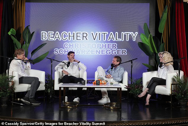 Kelly je nastavio: 'Ali dobio sam više s *** zbog debele nego što sam to učinio za bilo što drugo. Ludo je. Nikad nećete pročitati članak o meni koji nema komentar o mojoj težini '