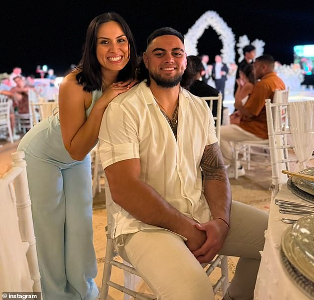 Obožavatelji su se uključili u žestoku raspravu o snimcima, s nekim lupanjem Luai i Hunta (na slici sa suprugom Shavaun)