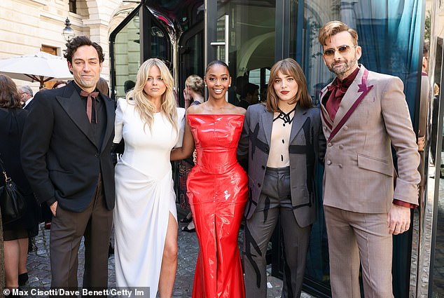 Danny zvijezde u Disney+ seriji suparnici zajedno s Alexom Hassellom, Emily Attack, Nafessom Williams, Bellom Maclean i Davidom Tennant (na slici na sinoćnjim nagradama BAFTA Television)