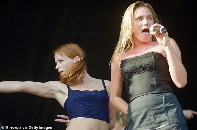 U razgovoru s živim i glasnim, Tina je govorila o svojim hit misterioznim vremenima kako je rekla: 