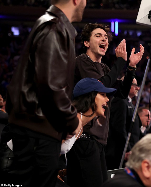 Kendall Jenner pridružio se Chalamet i njezinoj sestri na intenzivnoj igri