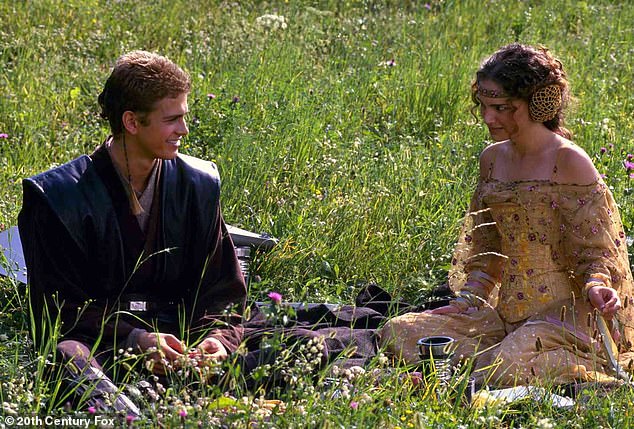 Nastavila je: 'Uzeo sam jednu od Anakinovih (L, Hayden Christensen) pletenica iz Ratova zvijezda. Imao je taj isječak i bilo ih je 30, jer je morao imati novi, Freshy '
