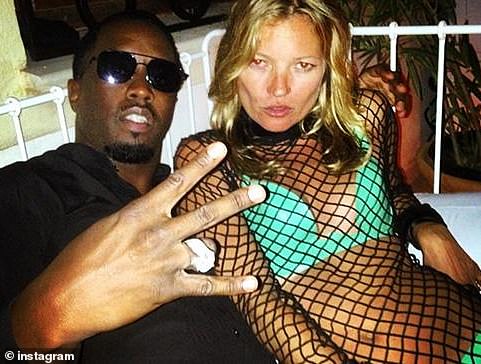 Combs, na slici Mossa, u početku je objavio slike stranke 1. kolovoza 2014. na društvenim medijima prije nego što ih briše